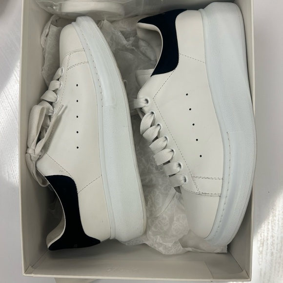 Alexander McQueen Larry Sneaker white/black - Picture 8 of 10